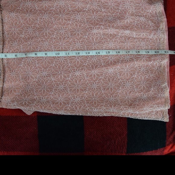 Pretty pink lace top - Picture 5 of 6